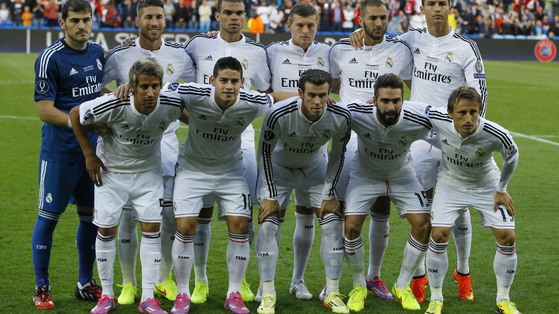 东契奇热身赛惊魂，遭队友误伤倒地，初步检查无大碍